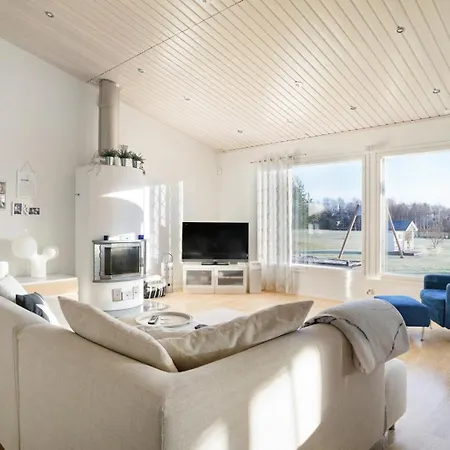 Four Bedroom Arctic Harmony Apartman *