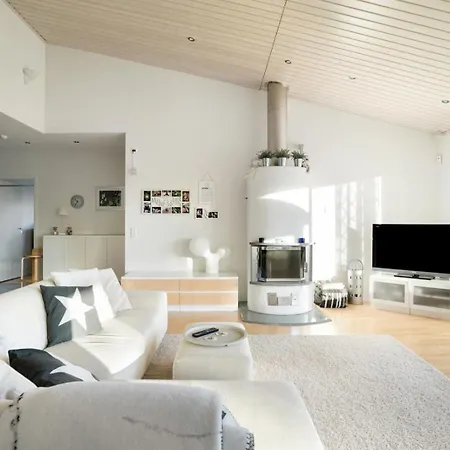 Four Bedroom Arctic Harmony Rovaniemi